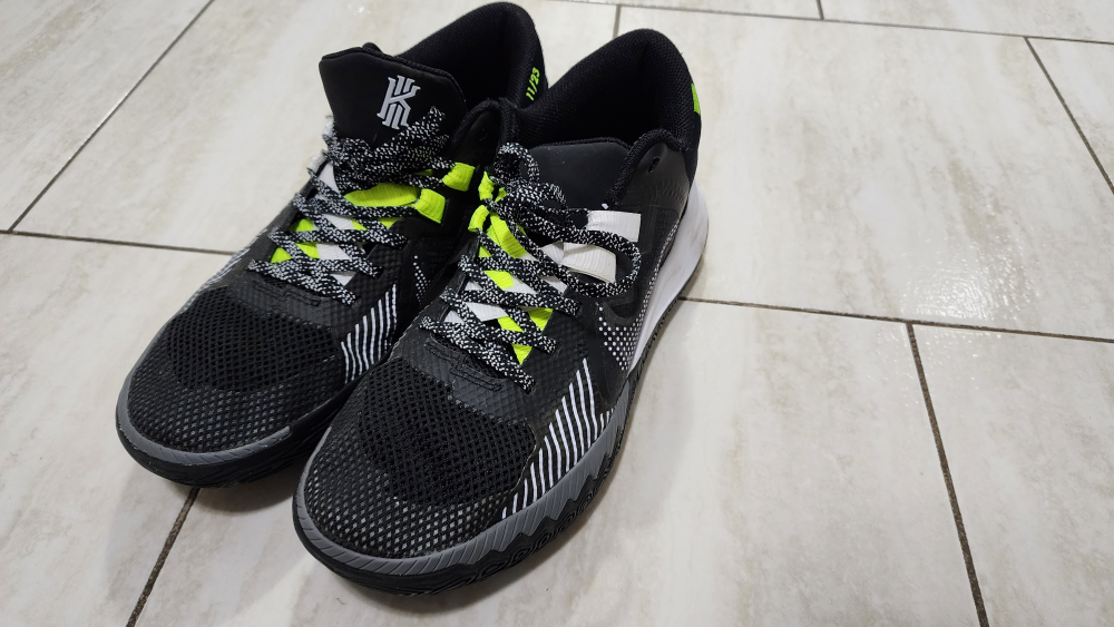 Nike Kyrie Flytrap 5 Basketball Shoes - US 9 - photo 2