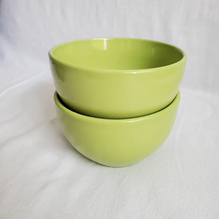 Set of 2 Green Stoneware Bowls image indicator(3)