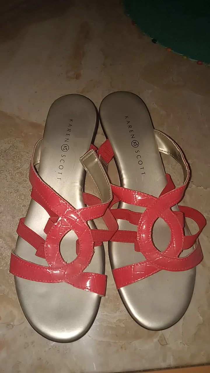Pretty Slip On Sandals thumbnail