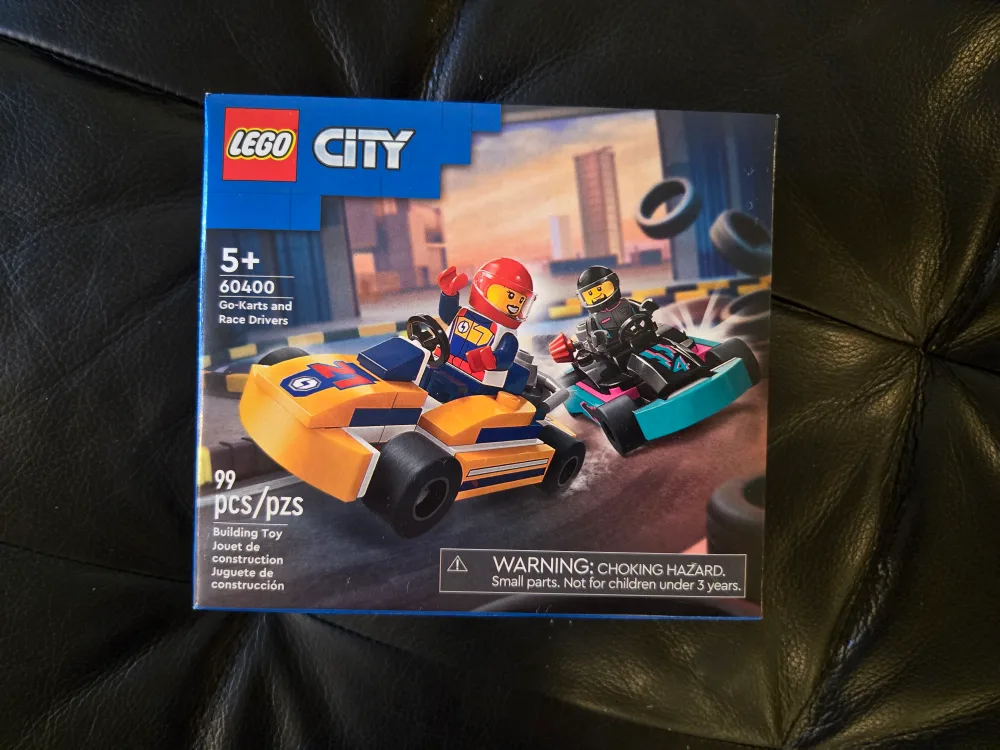 New LEGO City 60400 Go-Karts and Race Drivers Set 🇨🇦 thumbnail