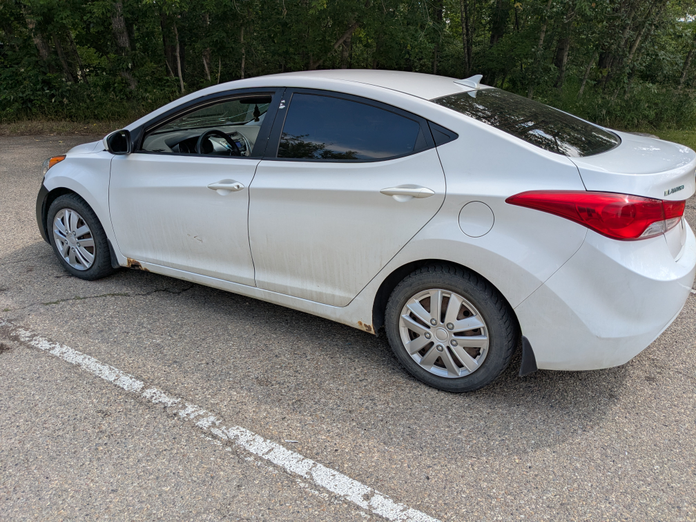 Hyundai Elantra - White Sedan