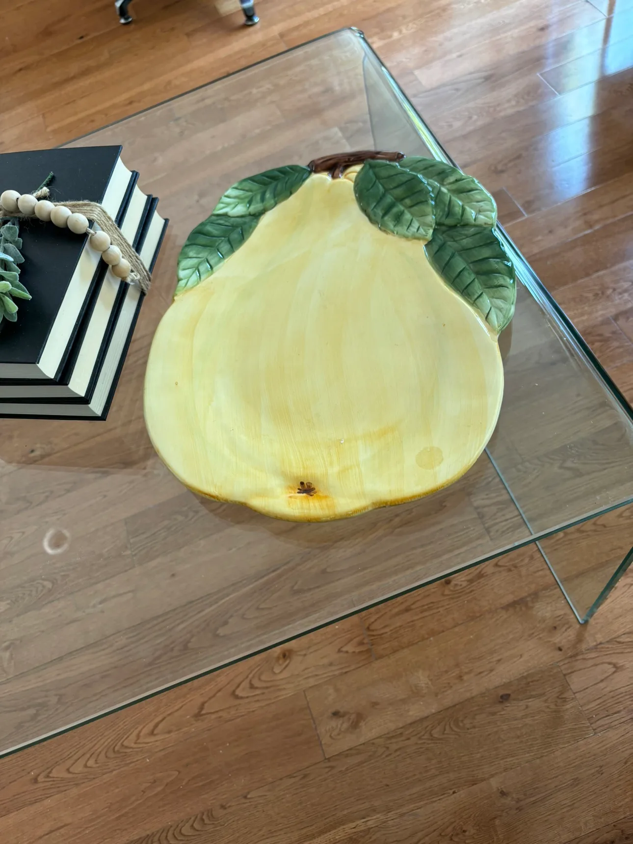 Large pear plate or to hang on wall image indicator(2)