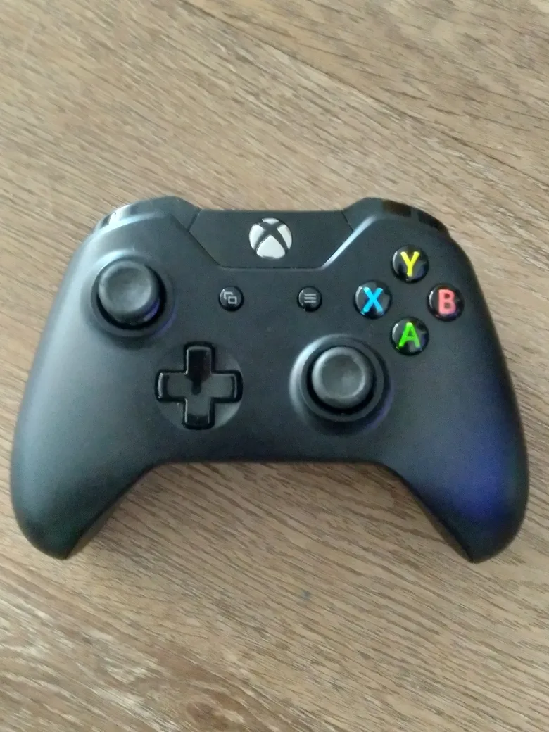 Xbox One Wireless Controller - Black thumbnail