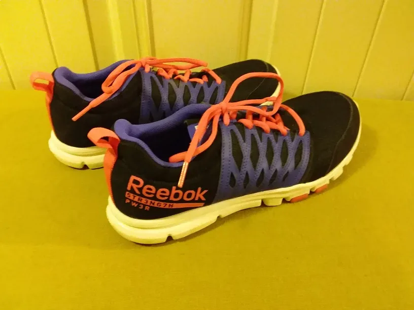 Reebok Woman's Running Shoes 👟 - Retails $95 - Brand  🆕  🇨🇦 thumbnail