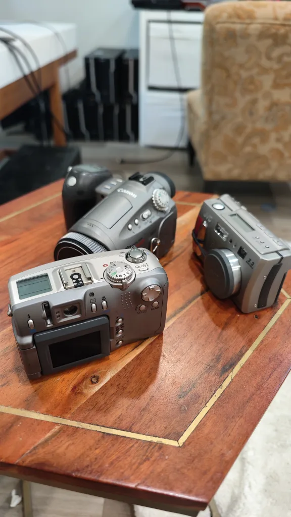3 cameras thumbnail