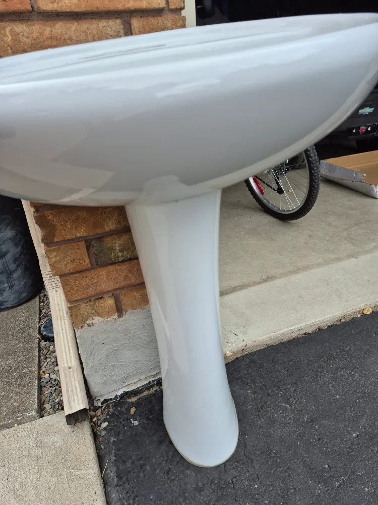 Pedestal Sink - White thumbnail