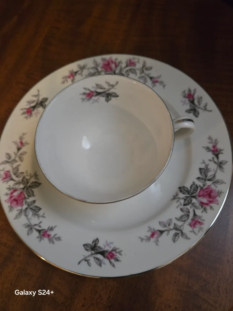 Sone China Japan Tea Cup and Saucer Set image indicator(5)
