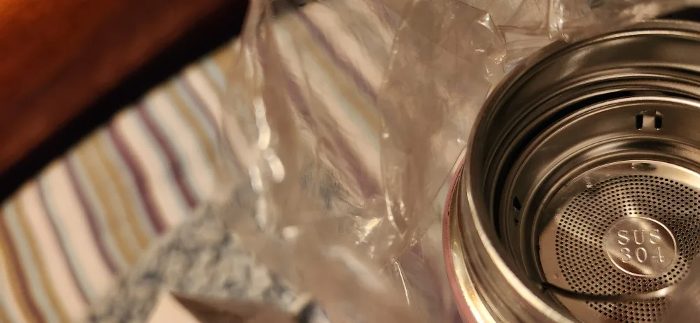 Pink Thermal Bottle - New in Box! 🇨🇦 image indicator(2)