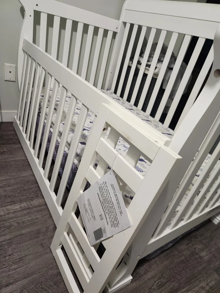 DAVINCI. Convertible White Crib. Million Dollar Baby CO. thumbnail