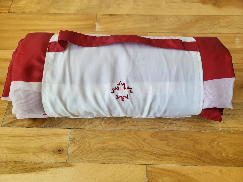 CANADA 🇨🇦 Fleecy Picnic Blanket image indicator(2)