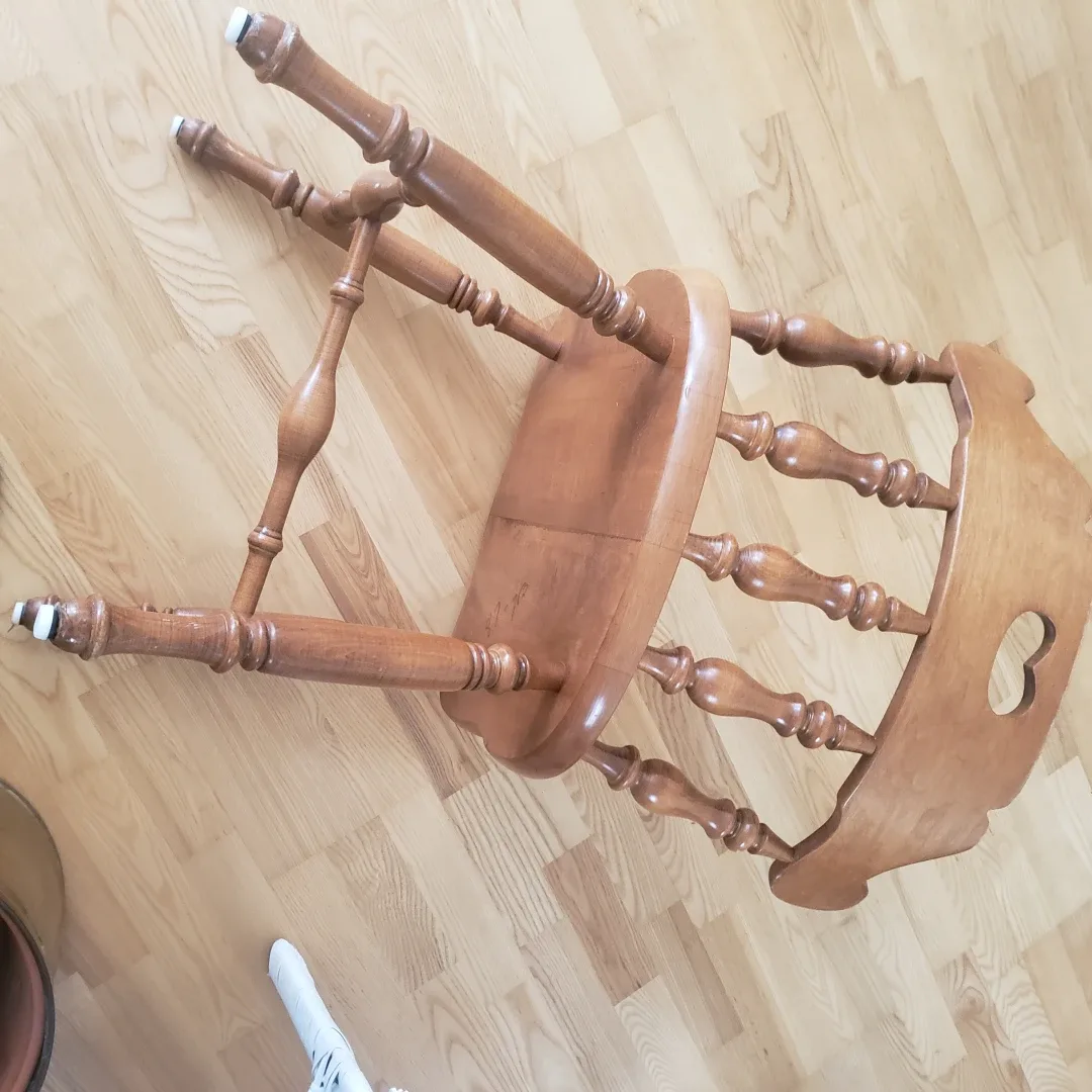 Roxton Mate Wooden Spindle-Back Chair image indicator(2)