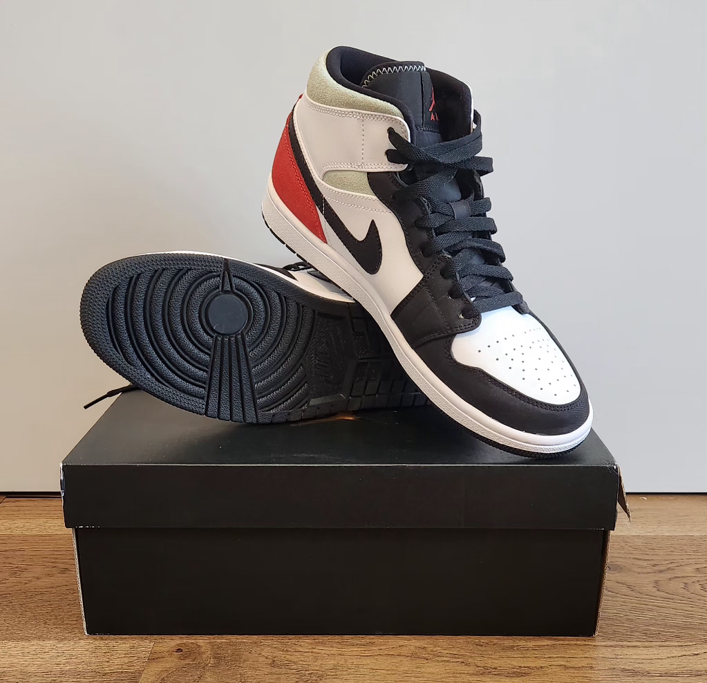 Air Jordan 1 Mid SE White/Track Red-Black-Igloo [US SIZE 10.5]