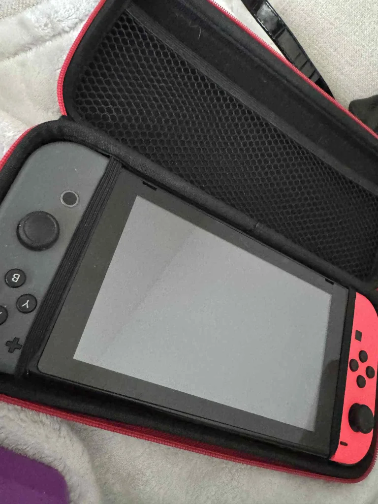 Switch oled with carrying case thumbnail