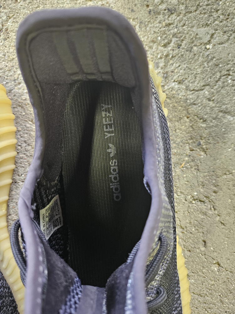 Adidas Yeezy Boost 350 V2 Carbon Beluga - photo 2