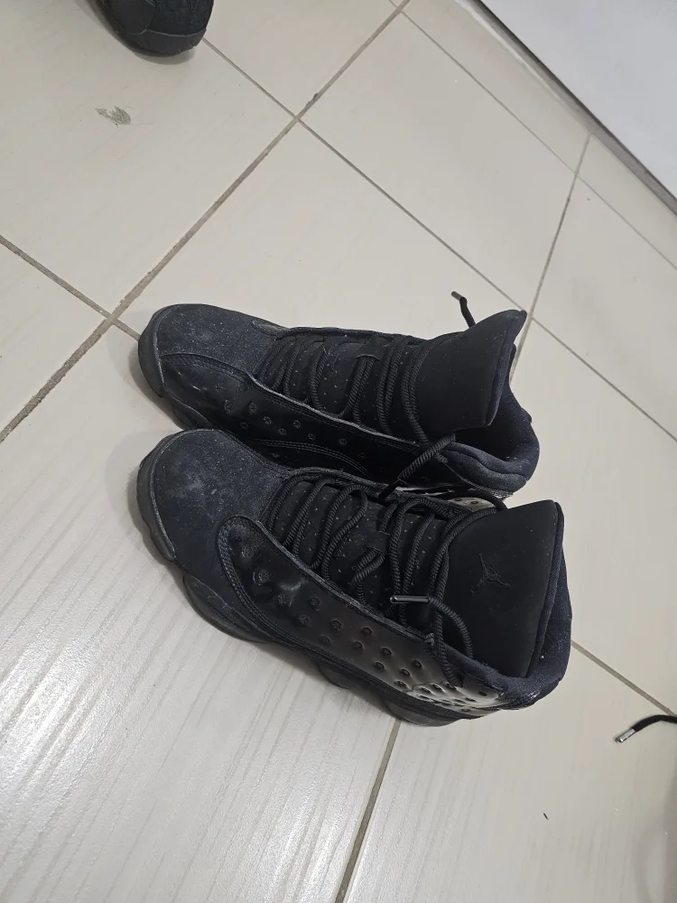 Jordan 13 Retro Black image indicator(2)