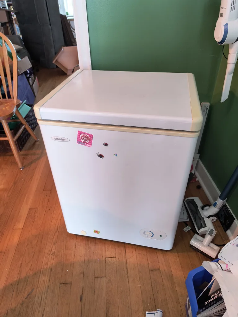 Danby Chest Freezer - Great Condition! thumbnail