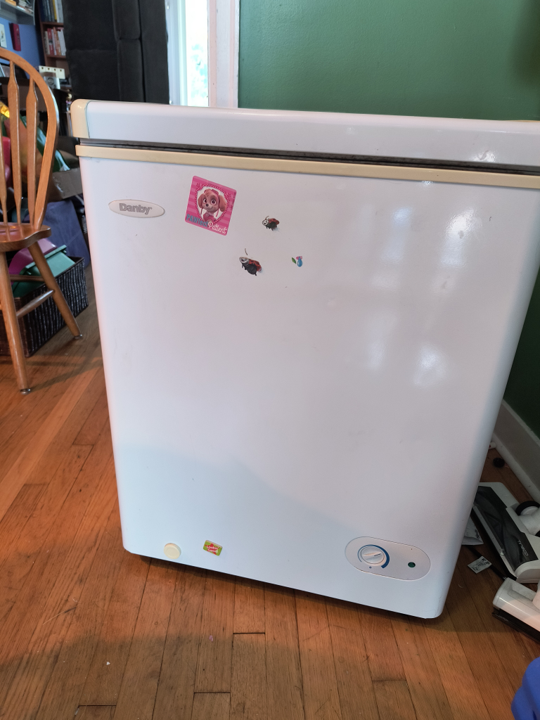 Danby Chest Freezer - Great Condition! - photo 2