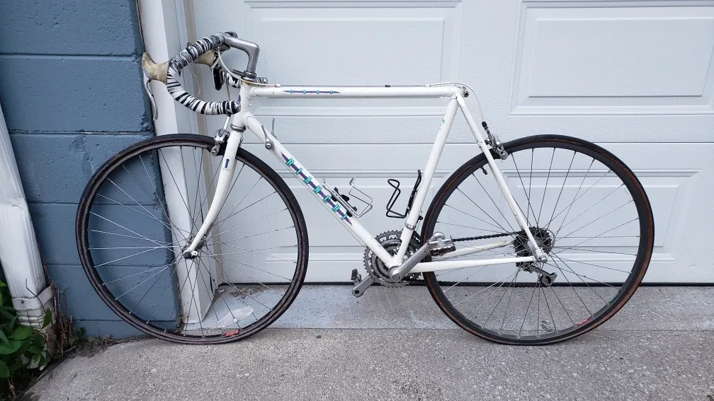 Vintage Bianchi Eros Road Bike - Shimano RX100 & Deore LX thumbnail