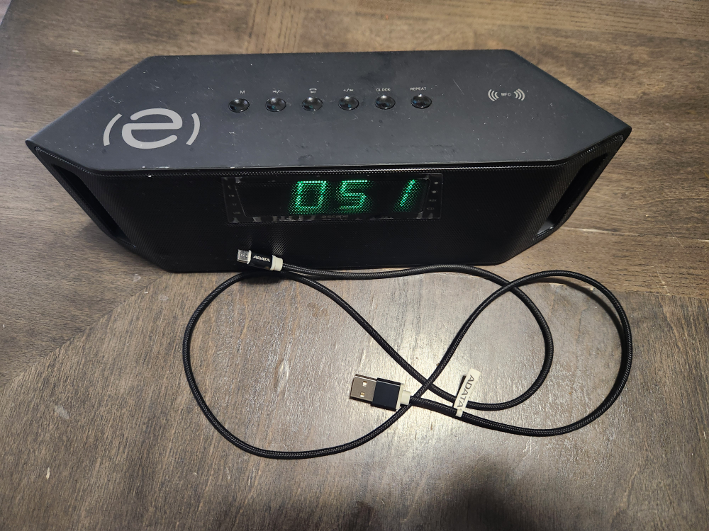 Escape Platinum Bluetooth Speaker Alarm Clock FM USB Micro SD