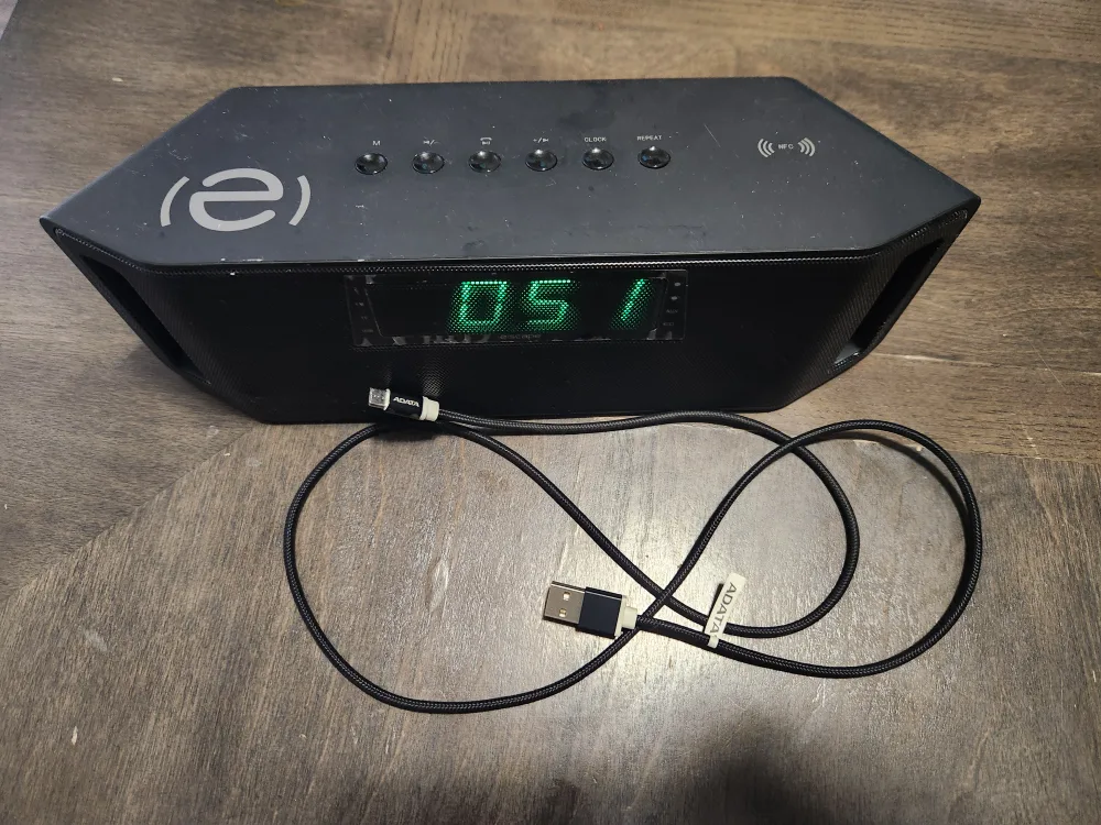 Escape Platinum Bluetooth Speaker Alarm Clock FM USB Micro SD thumbnail