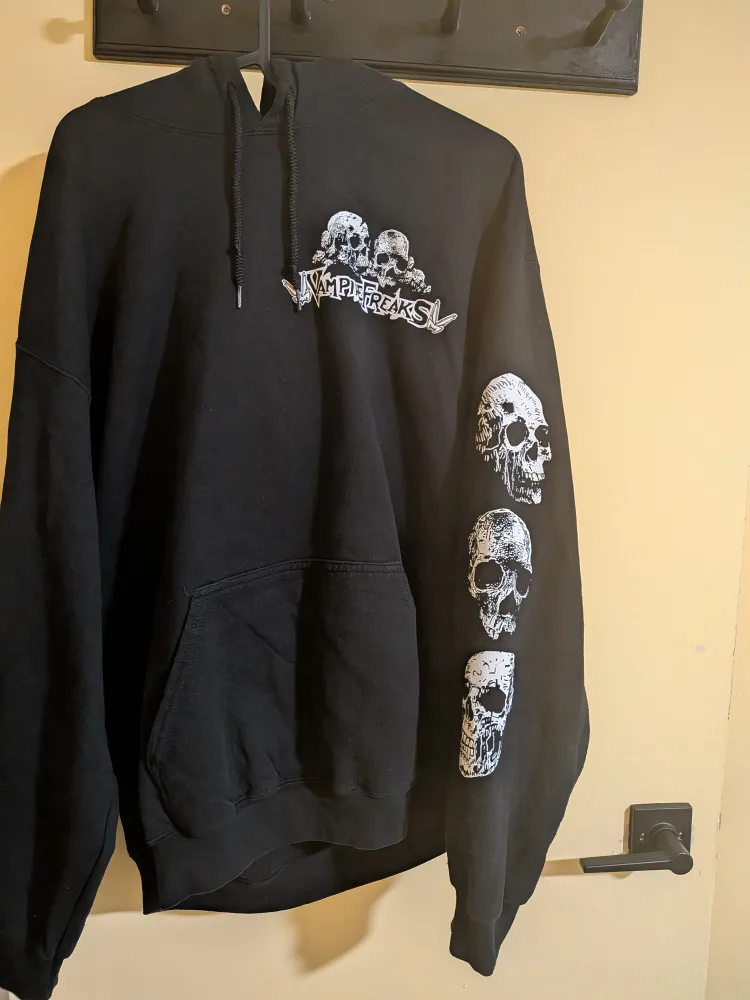 Vampire Freaks Black Dragon & Skulls Hoodie - Size L thumbnail