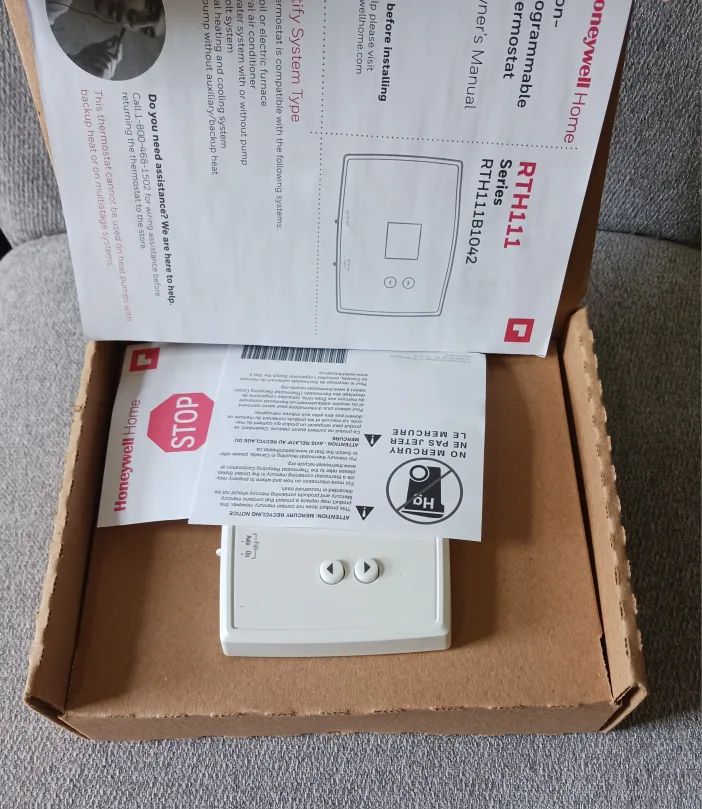 Honeywell Home RTH111B Non-Programmable Thermostat image indicator(3)