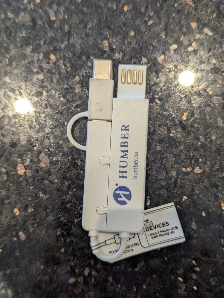 Humber 3-in-1 Charging Cable thumbnail