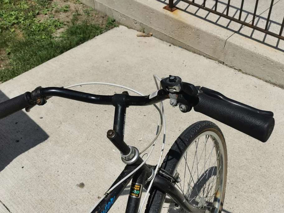 Old bicycle - photo 2