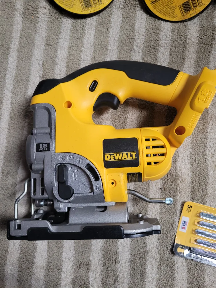 DeWalt Power Tools Set image indicator(3)