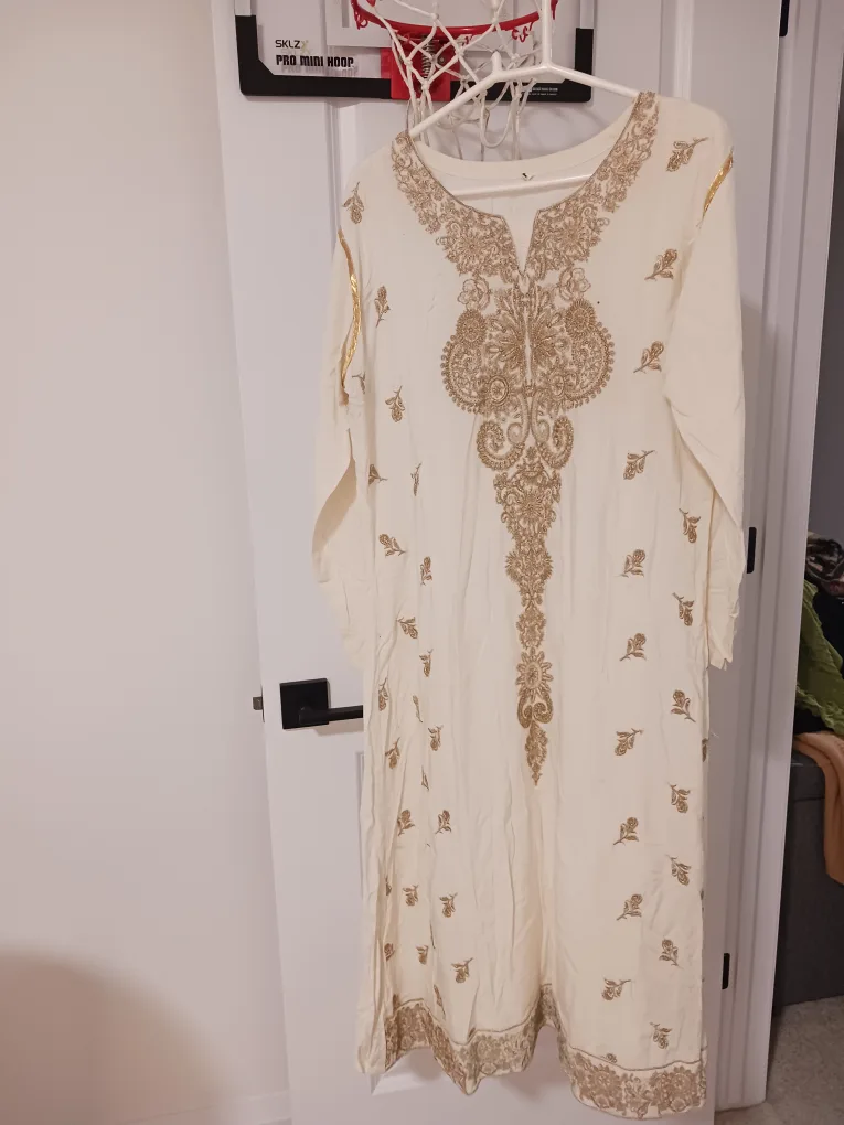 3piece embroidery party wear suit image indicator(2)