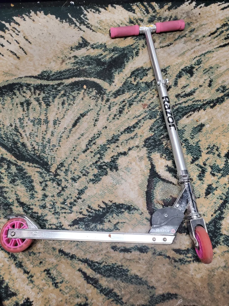 Razor Scooter - Silver/Pink thumbnail