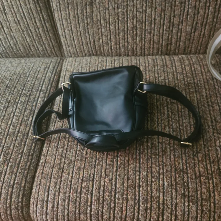 Black and Gold Bumble Bee women backpack image indicator(7)