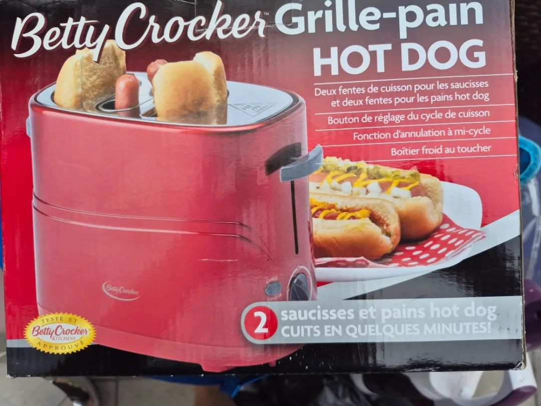 BNIB Betty Crocker Hot Dog Toaster - New in Box! thumbnail