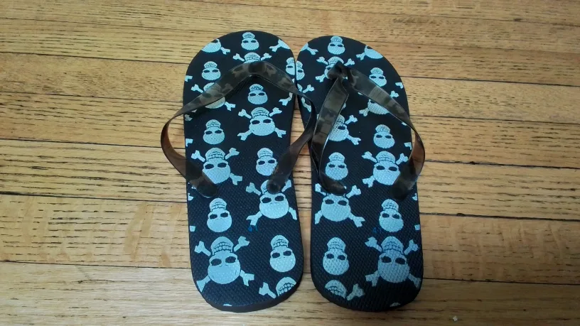 Skull Print Flip Flops - Men's size 8 thumbnail