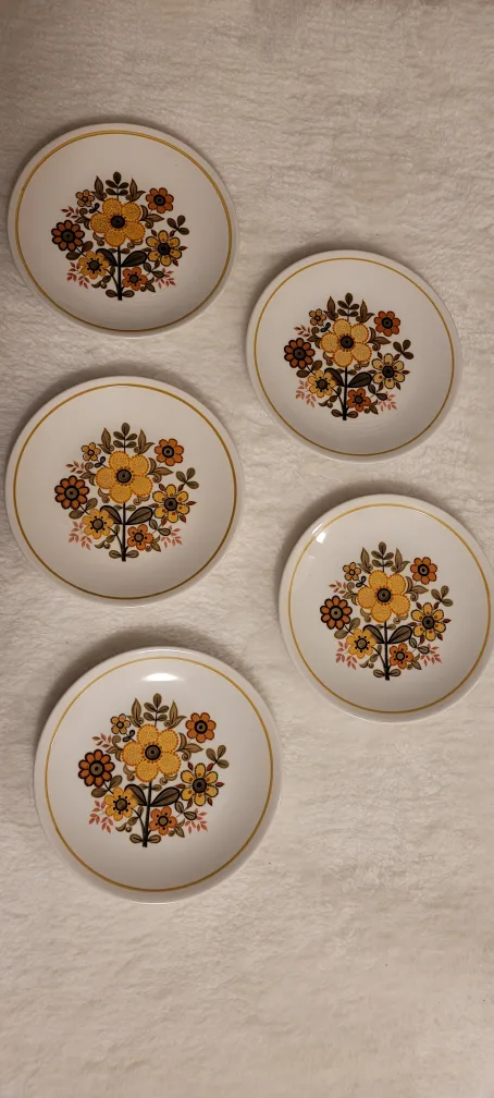 Ridgway Ironstone Harvest Gold Plates (5) thumbnail