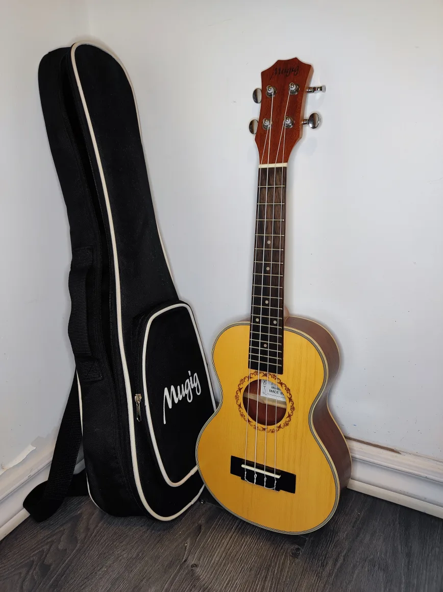 Mugig MUK-23 Ukulele with Case thumbnail