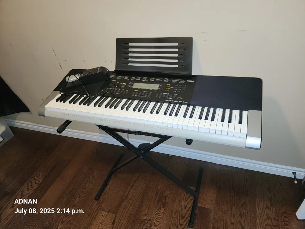 Casio WK-240 Keyboard thumbnail