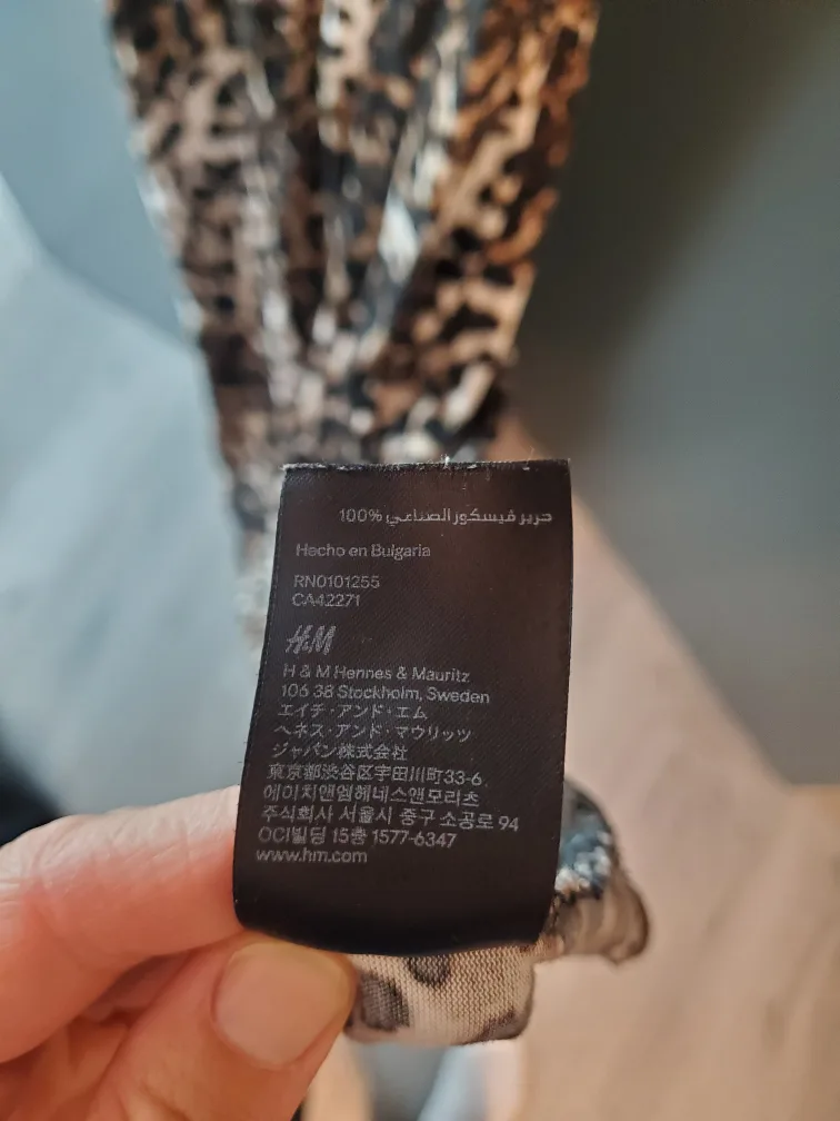 H&M Leopard Print Maxi Dress image indicator(5)