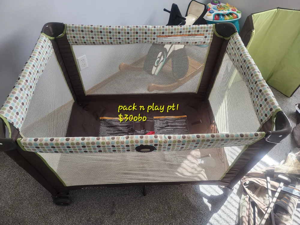 Graco Pack 'n Play Portable Playard thumbnail
