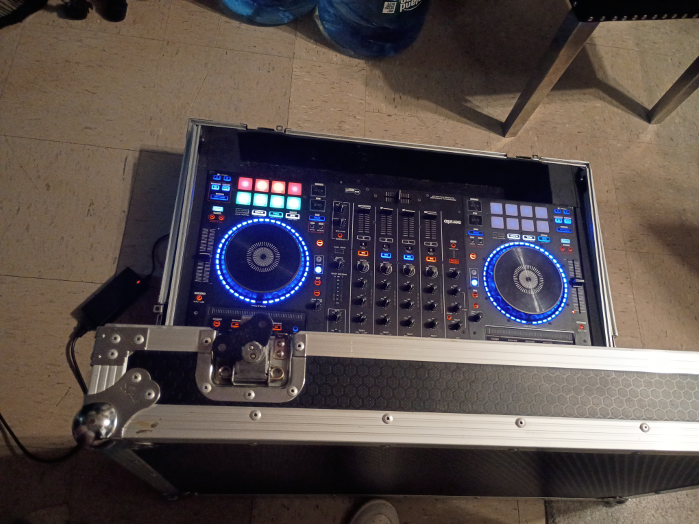 Denon DJ MC-8000 Professional DJ Controller - photo 3
