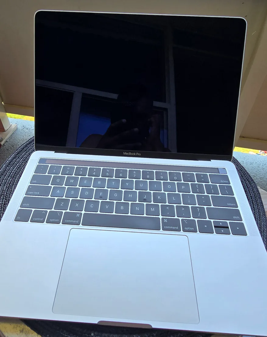 MacBook Pro 2019 thumbnail