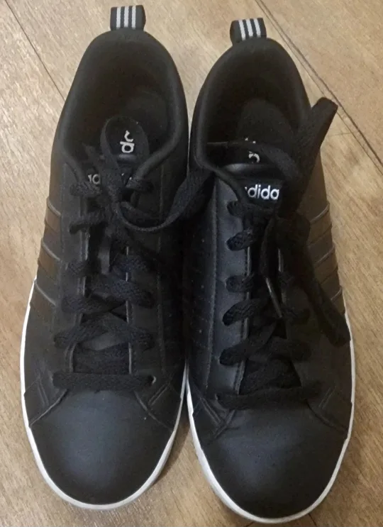 Womens Adidas VS Pace Black Sneakers - Size 6 thumbnail