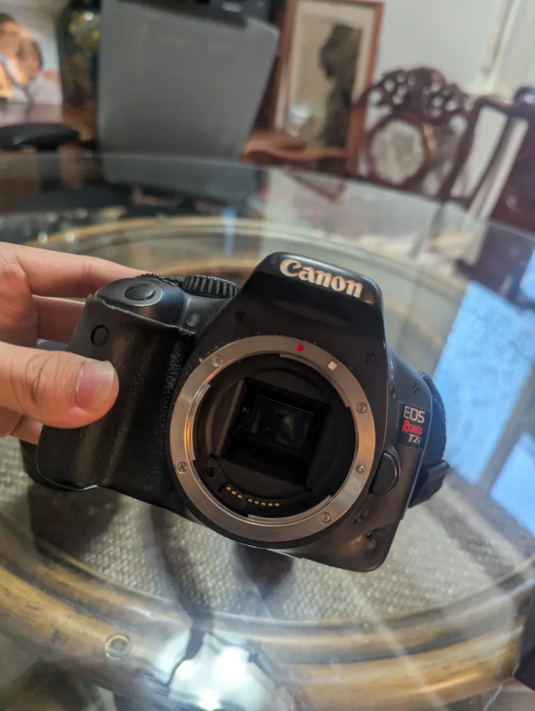 Canon T2i Camera (AMAZING CONDITION) image indicator(5)