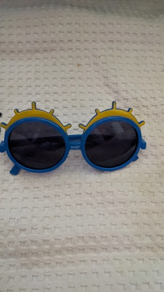 toddler sunglasses thumbnail