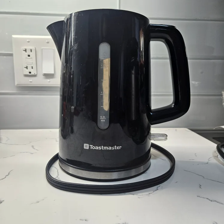 Free Toastmaster 1.7L electric kettle thumbnail