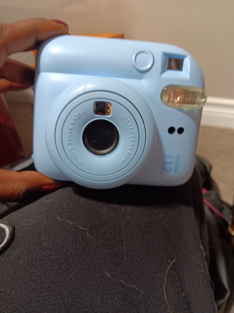 Fujifilm Instax Mini 12 - 2 cases of film included [40 pics] image indicator(2)