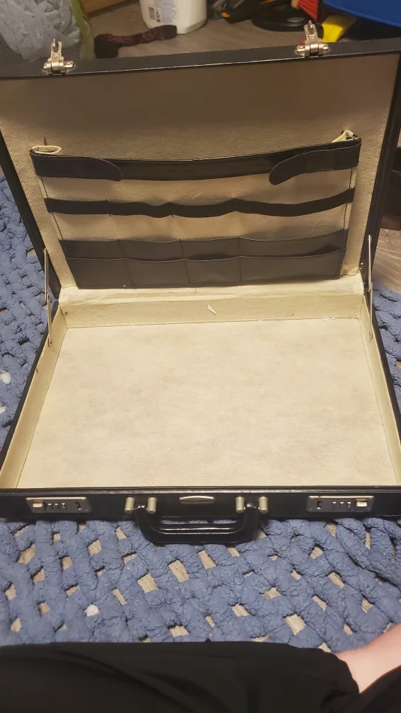 Kronenberger Black Briefcase image indicator(2)