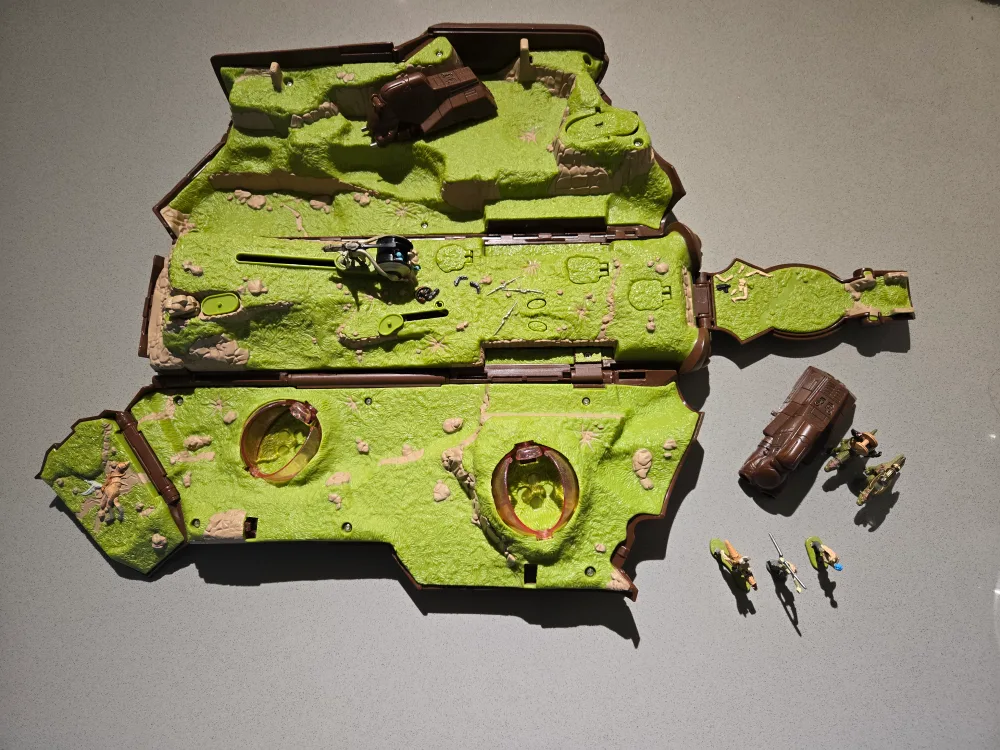Star Wars Micro Machines MTT Naboo Battlefield Incomplete thumbnail
