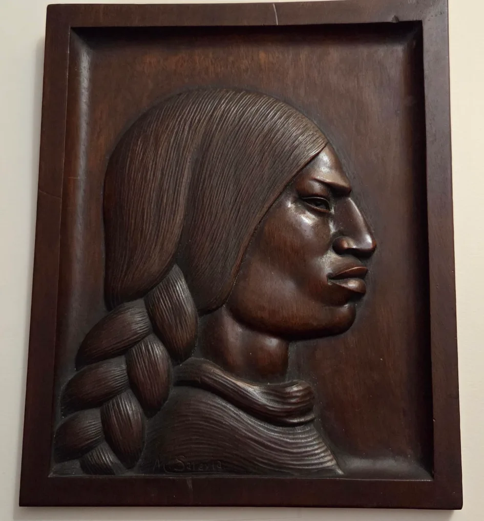 Vintage M. Saravia Wood Carving image indicator(2)