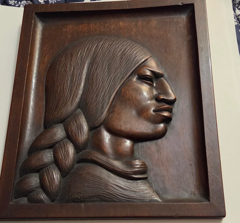 Vintage M. Saravia Wood Carving image indicator(4)